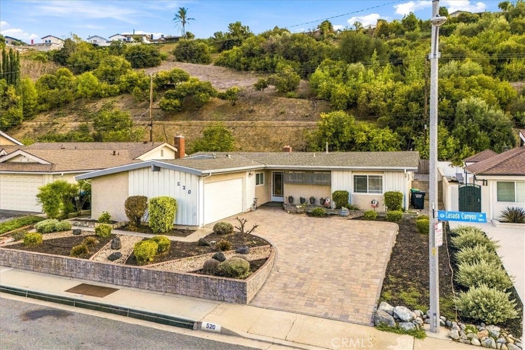 520 Casuda Canyon Drive