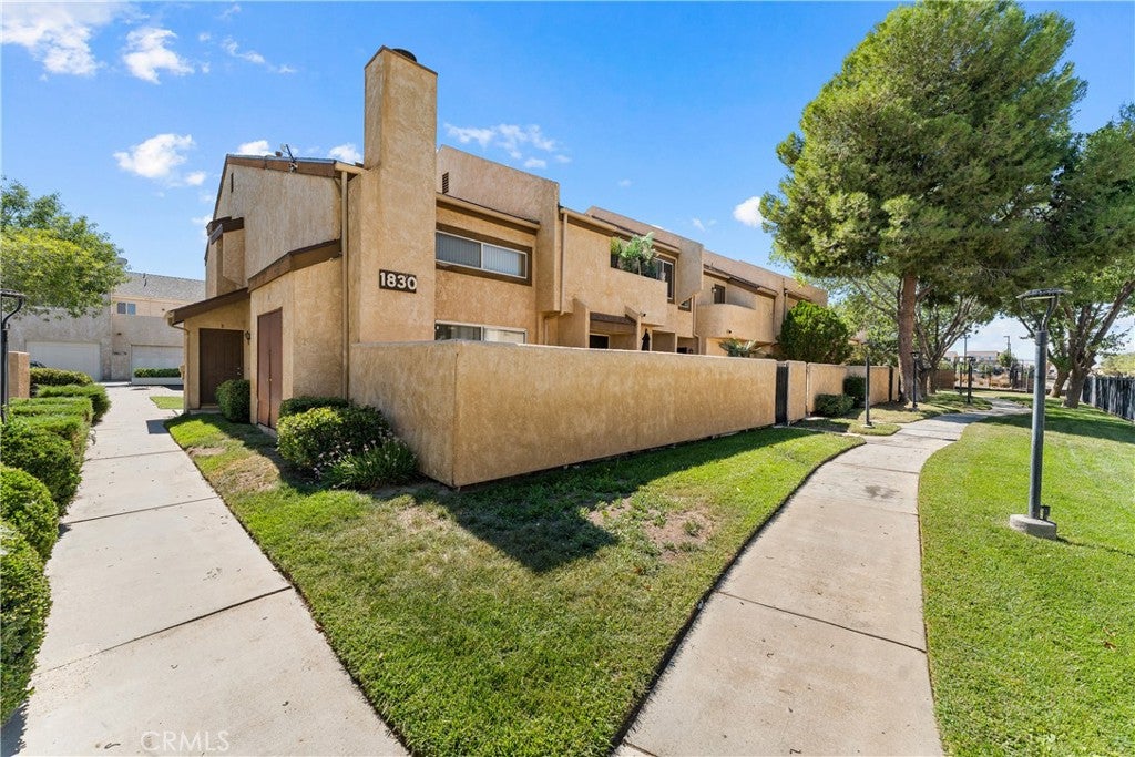 1830 E Avenue J2 3