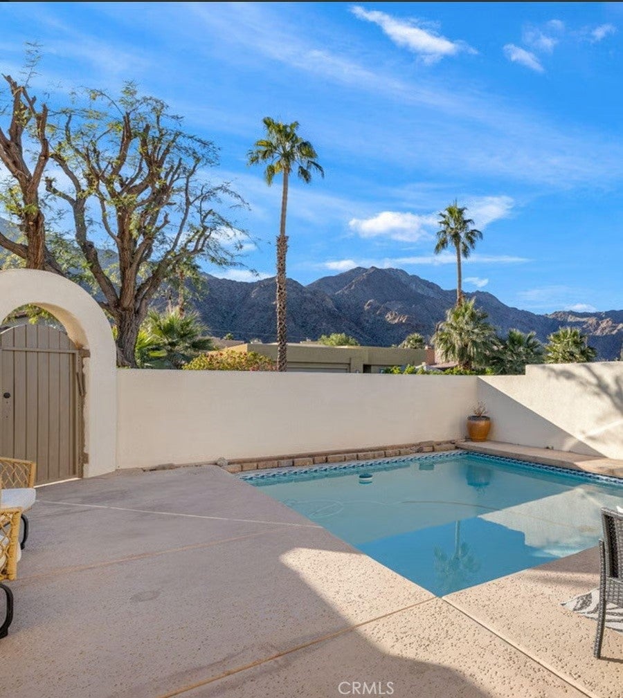 54450 Avenida Alvarado