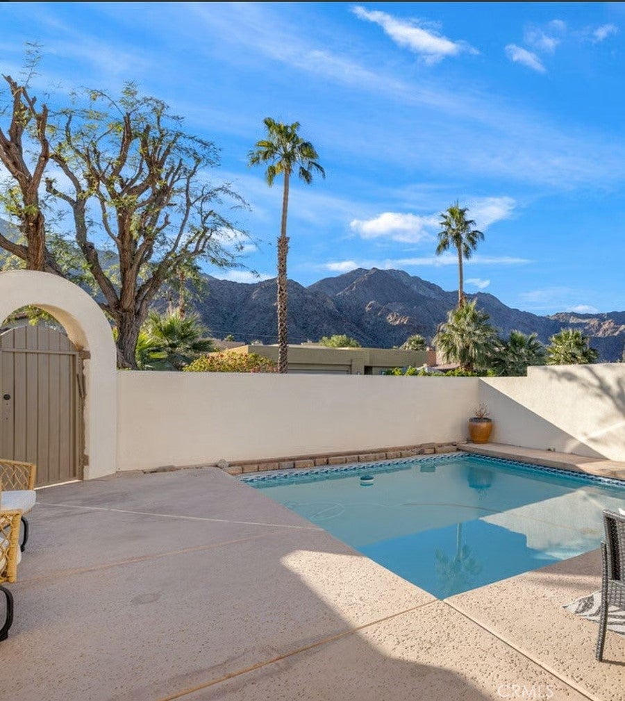 54450 Avenida Alvarado