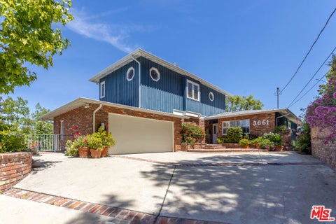Photo of 3661 Sunswept Drive, Studio City, CA 91604 (MLS # 26851331)
