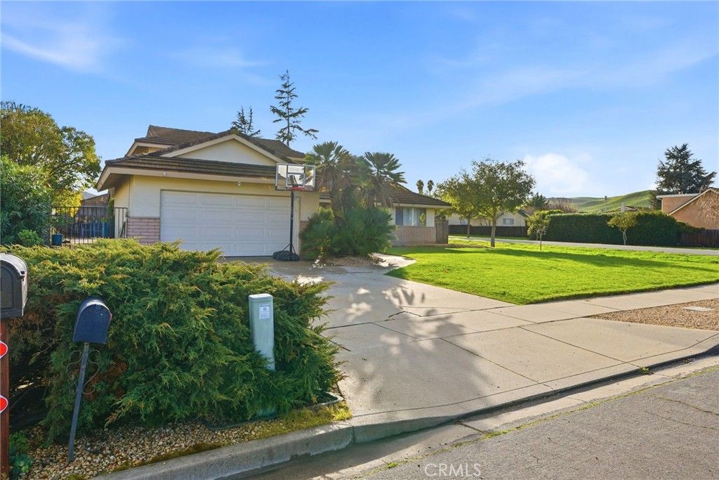 Photo of 22359 Ortega Drive Dr, Salinas, CA 93908 (MLS # ND26039076)