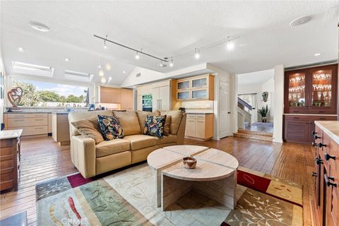 Photo of 39 Foxboro, Irvine, CA 92614 (MLS # OC25247566)