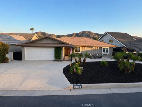Photo of 29998 Windward DR, Canyon Lake, CA 92587 (MLS # SW26111359)