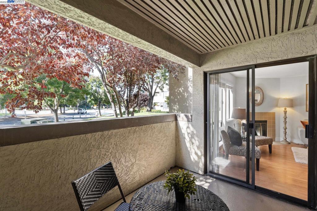 ADOBE HILLS - Residential