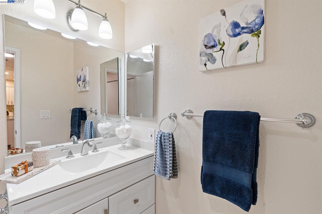 ADOBE HILLS - Residential