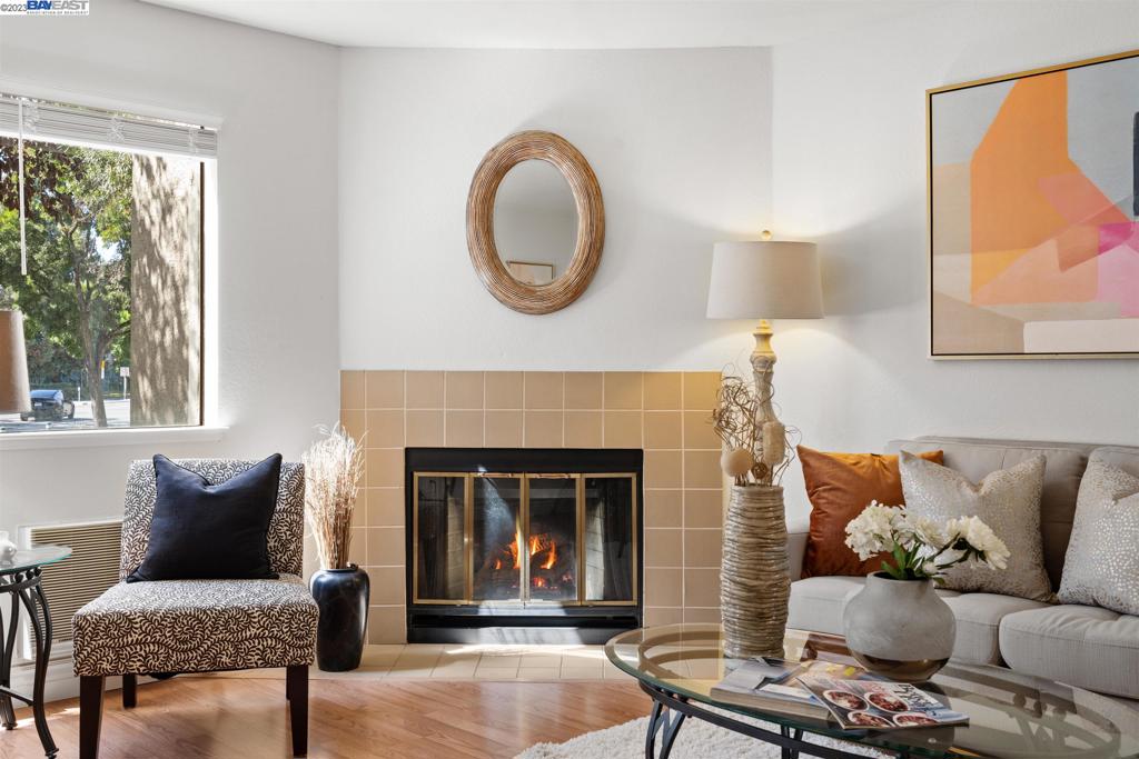 ADOBE HILLS - Residential