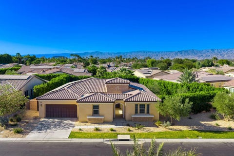 Photo of 81822 Alegre, La Quinta, CA 92253 (MLS # 219150116DA)