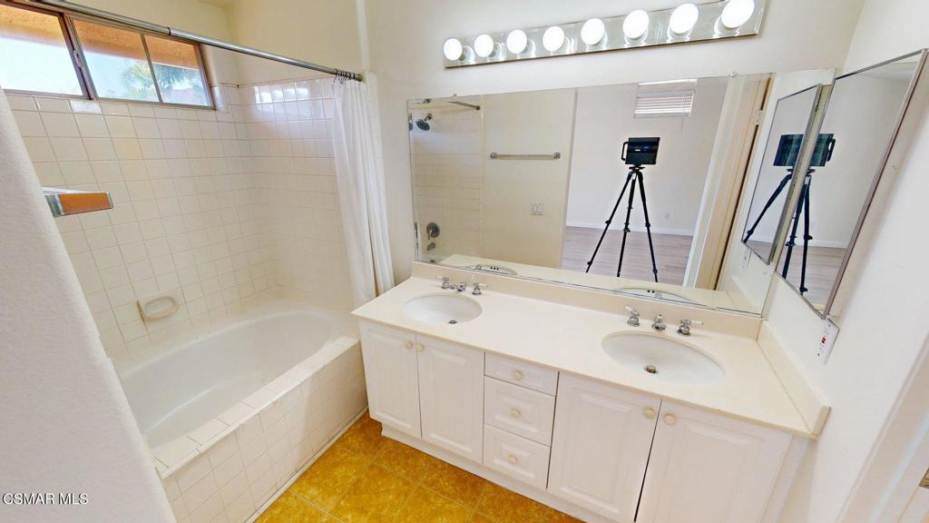 Capri West Oaks Park-832 - 832 - Residential Lease