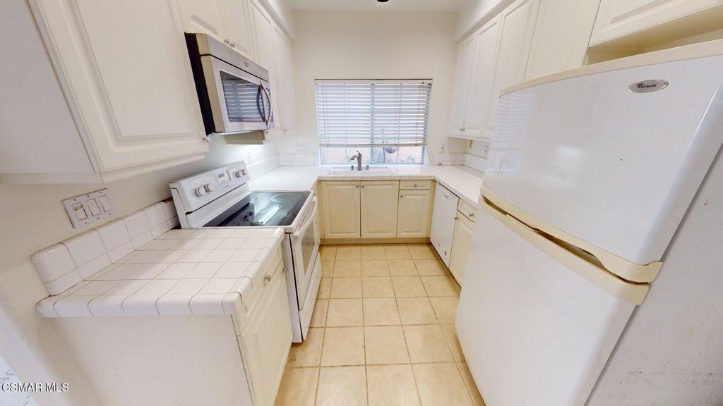 Capri West Oaks Park-832 - 832 - Residential Lease