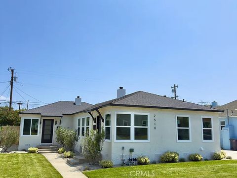 Photo of 2510 Termino Avenue #B, Long Beach, CA 90815 (MLS # RS26099147)
