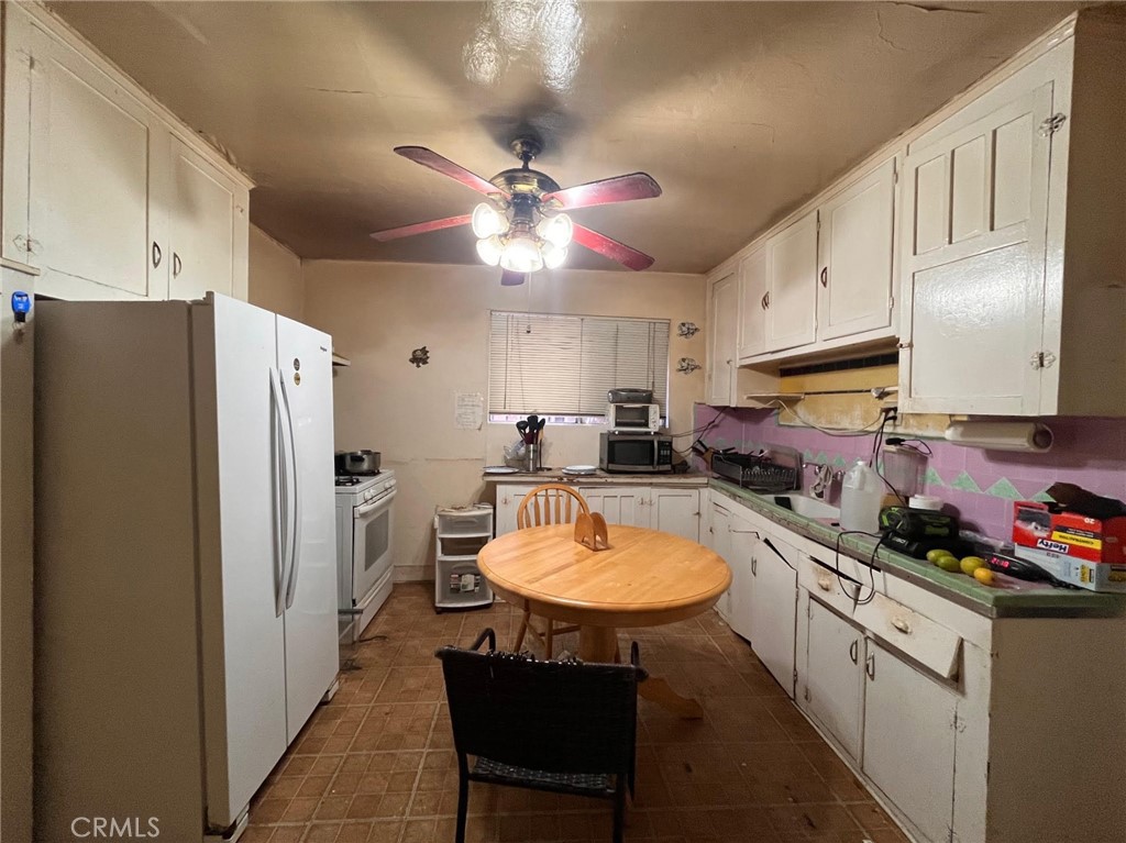 1237 N Evergreen