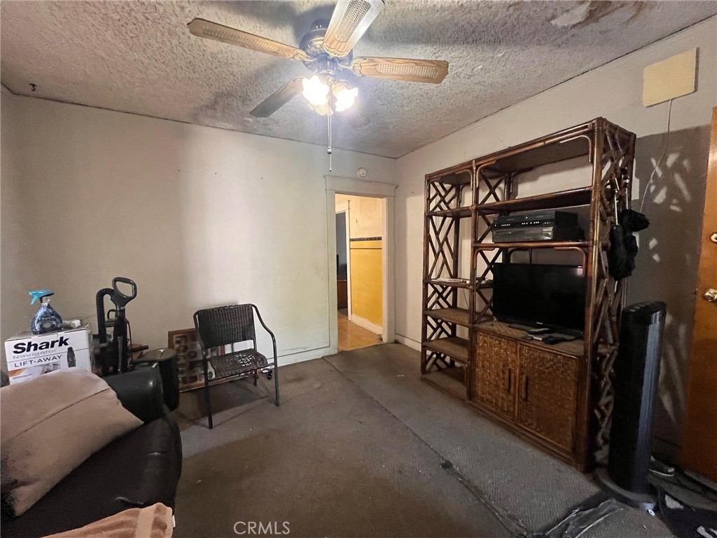 1237 N Evergreen