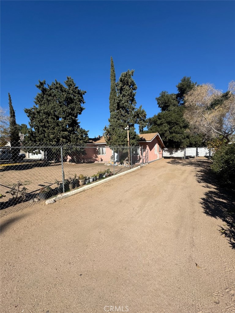16366 Live Oak