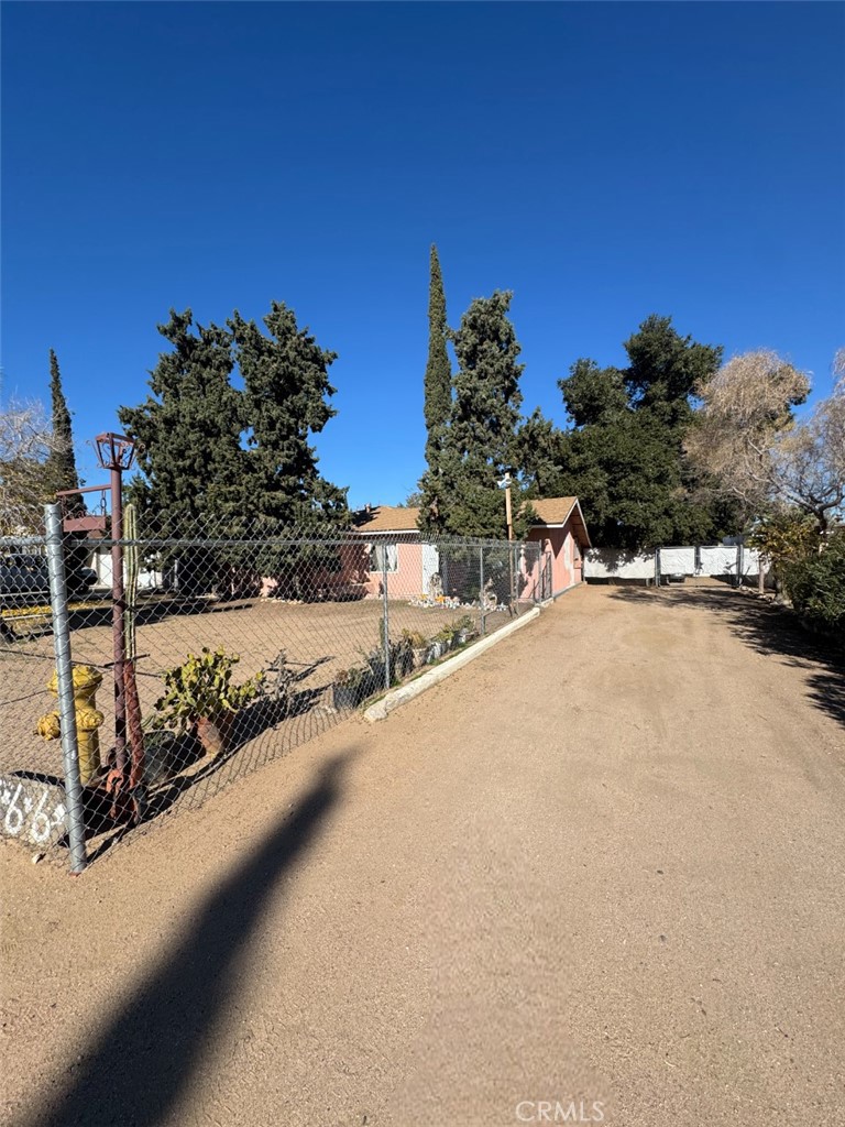 16366 Live Oak