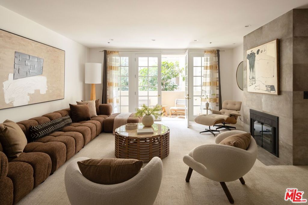 Photo of 575 S Barrington Avenue #204, Los Angeles, CA 90049 (MLS # 26660073)