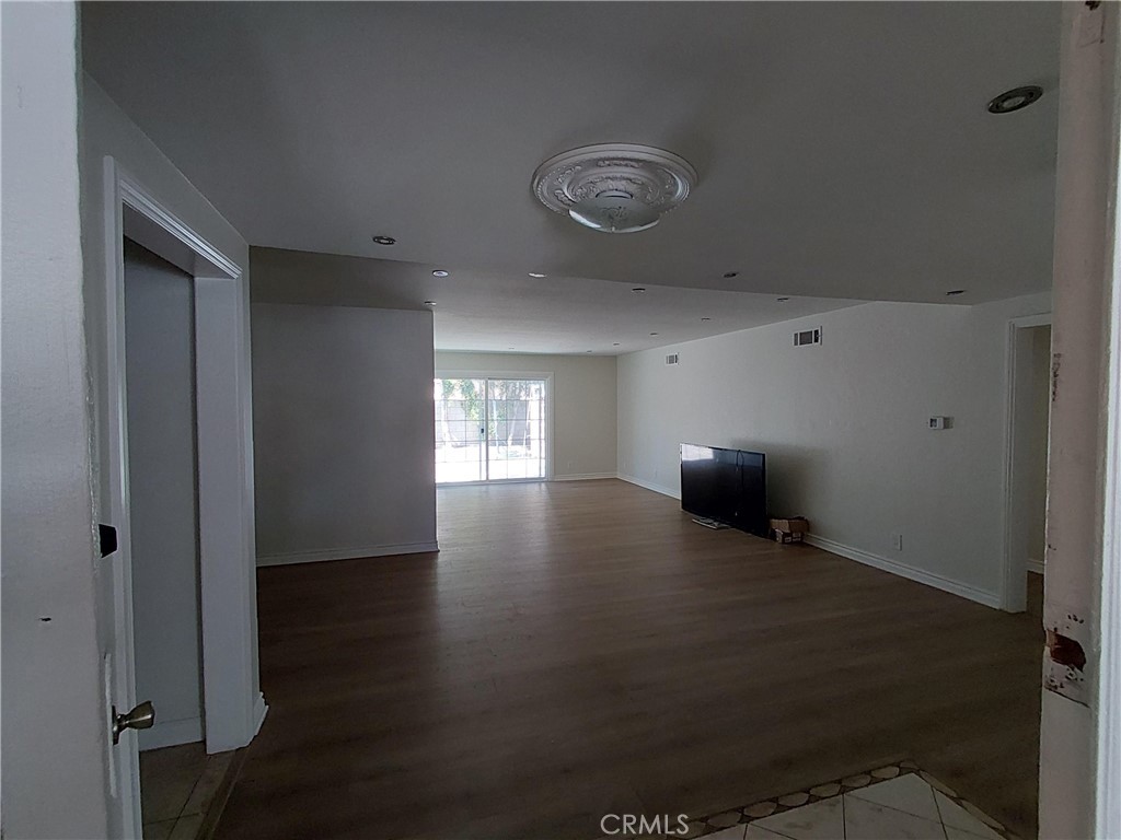 2542 N Pacific Avenue