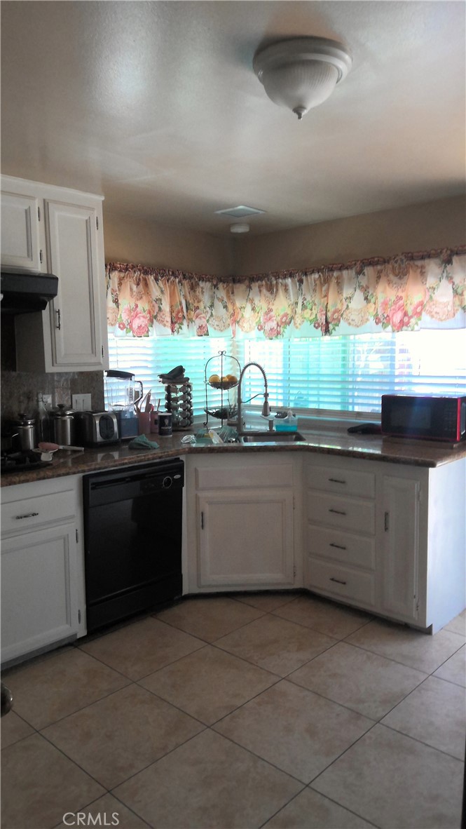 2542 N Pacific Avenue