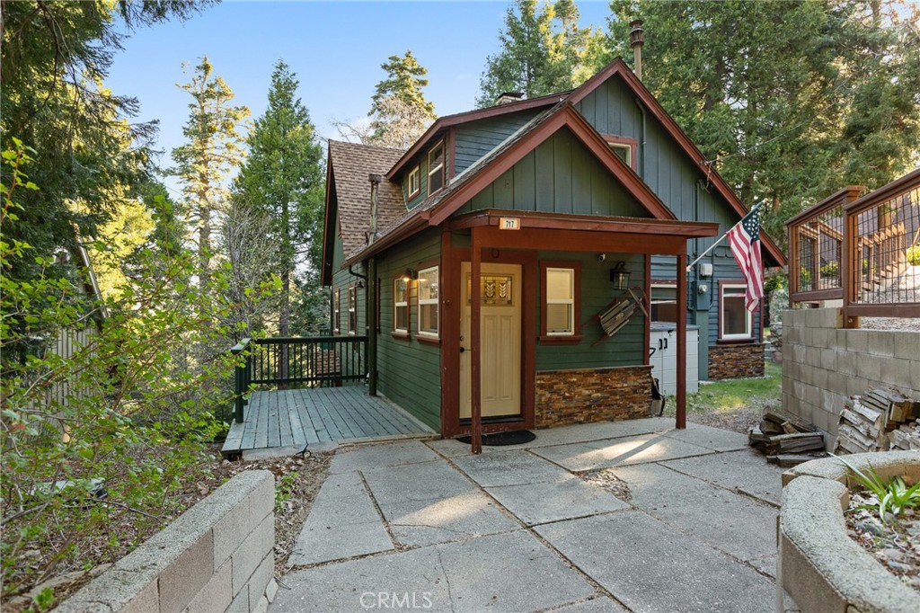 717 Crest Estates