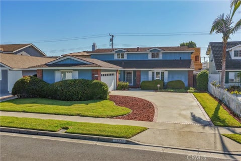 Photo of 16596 Redwood Cr. CIR, Fountain Valley, CA 92708 (MLS # OC26173605)