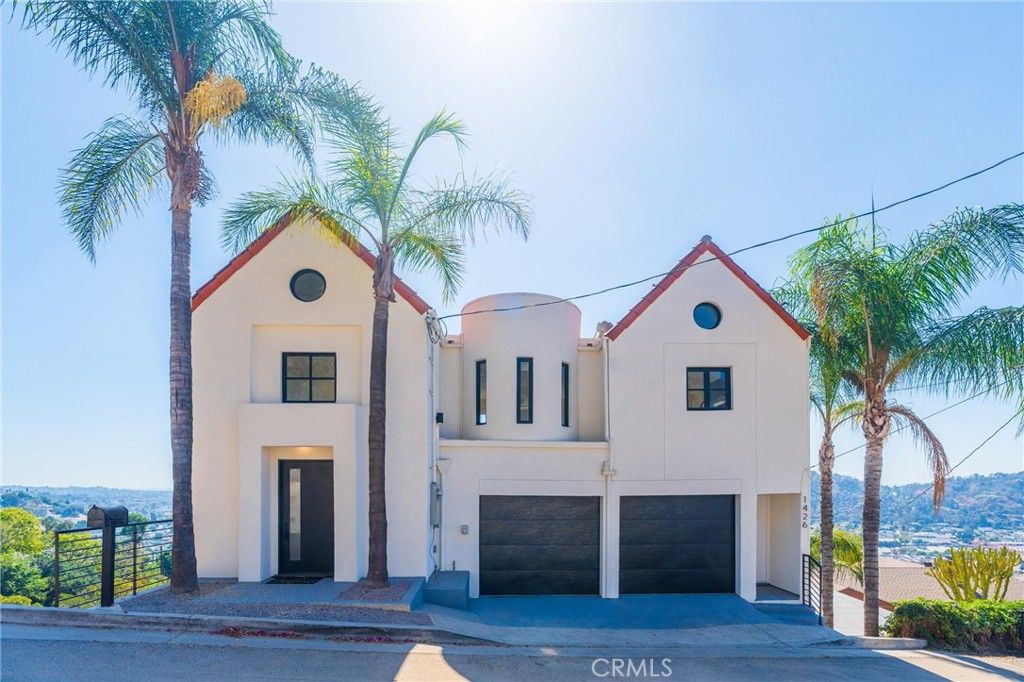Photo of 1426 Killarney Avenue, Los Angeles, CA 90065 (MLS # OC25233978)