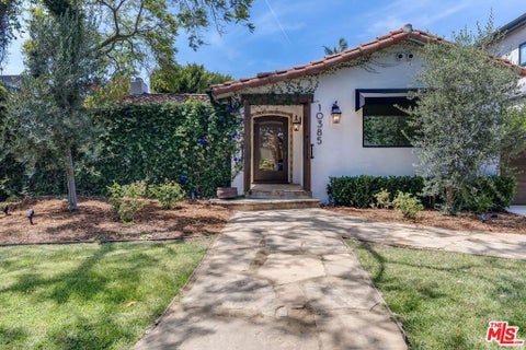 Photo of 10385 Ilona Avenue, Los Angeles, CA 90064 (MLS # 26857715)