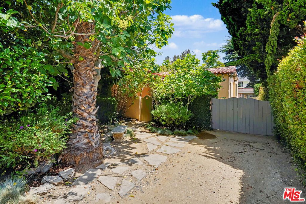 2330 Veteran Avenue