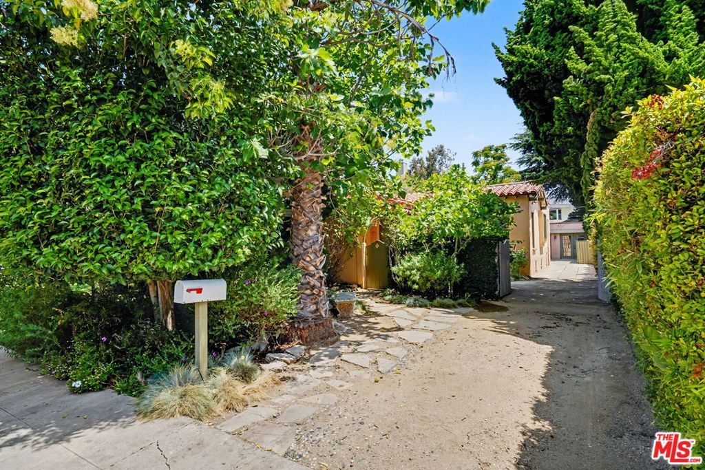 2330 Veteran Avenue