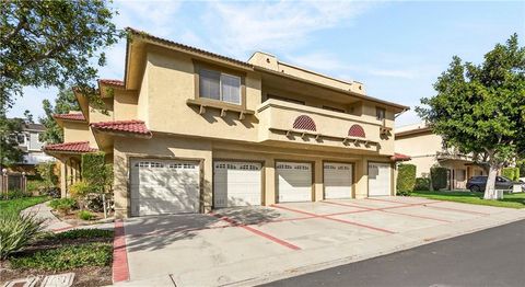 25261 Tanoak Lake Forest CA 92630