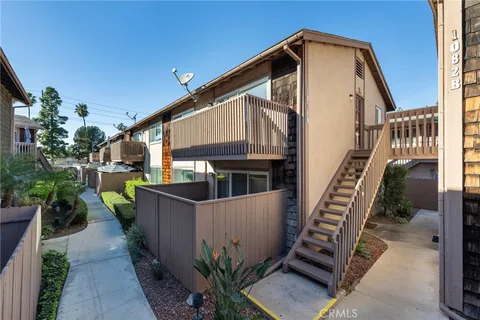 1076 Cabrillo Park Drive Unit C, Santa Ana, CA 92701 - MLS#: PW26006721