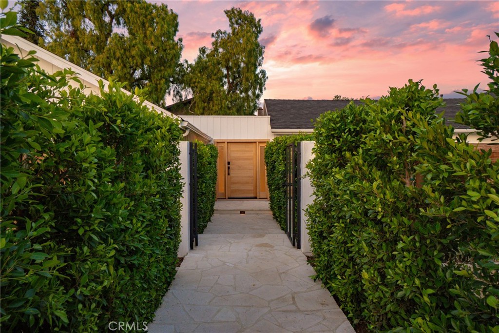 26110 Governor Ave