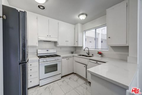 Tiny photo for 1101 Lincoln Boulevard #1, Santa Monica, CA 90403 (MLS # 26659257)