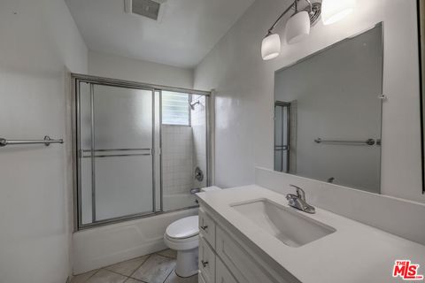 Tiny photo for 1101 Lincoln Boulevard #1, Santa Monica, CA 90403 (MLS # 26659257)