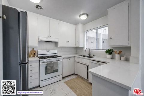 Tiny photo for 1101 Lincoln Boulevard #1, Santa Monica, CA 90403 (MLS # 26659257)