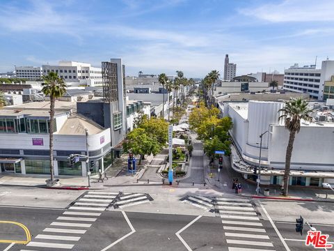 Tiny photo for 1101 Lincoln Boulevard #1, Santa Monica, CA 90403 (MLS # 26659257)
