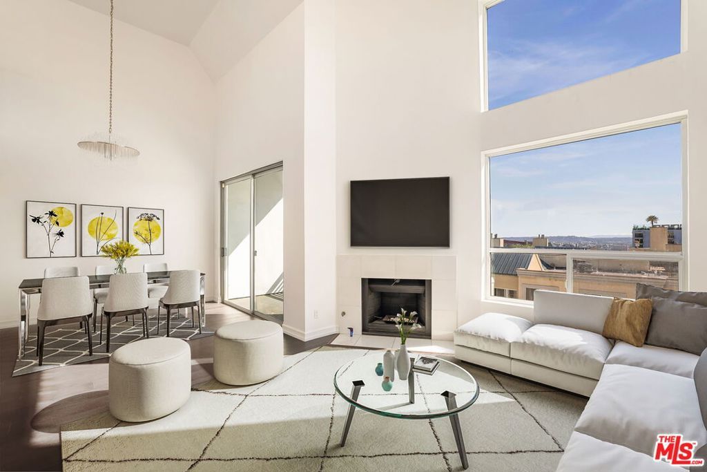 Photo of 1129 Larrabee Street #14, West Hollywood, CA 90069 (MLS # 25610749)