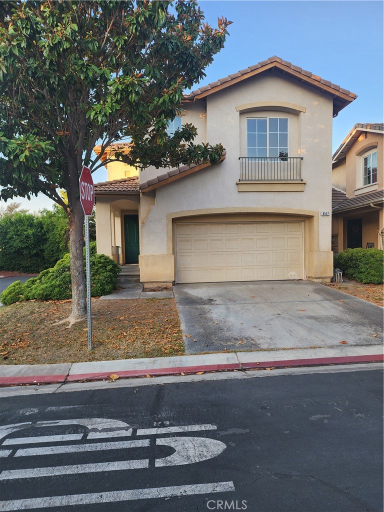 Located in the Coronado Community, walk to La Sierra University, close to Freeway and shopping.