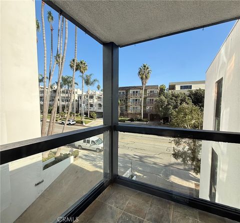 Photo of 575 Esplanade #303, Redondo Beach, CA 90277 (MLS # SB25278892)