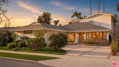 Photo of 2407 Guthrie Drive, Los Angeles, CA 90034 (MLS # 26988783)