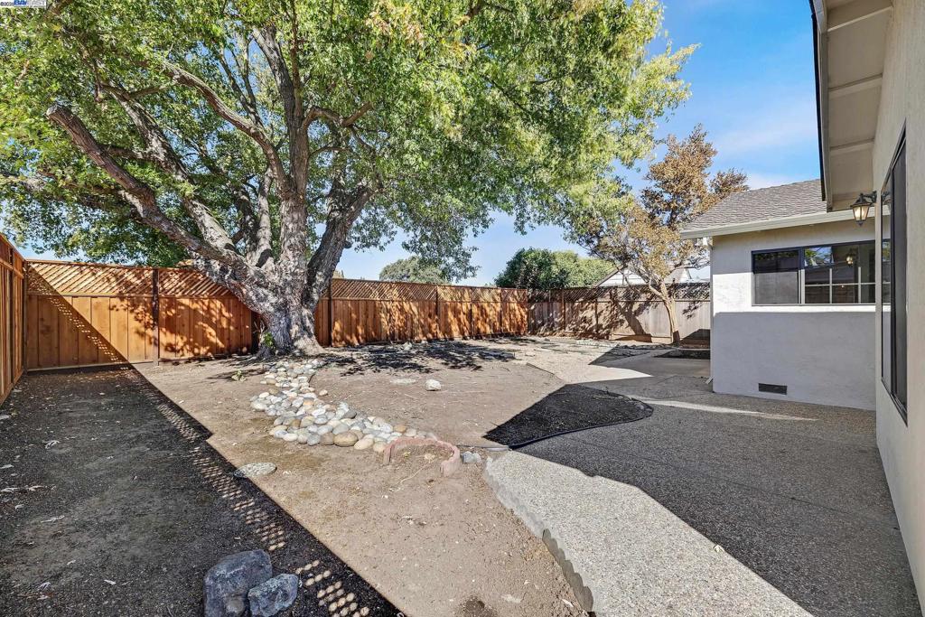 CENTERVILLE GDNS - Residential