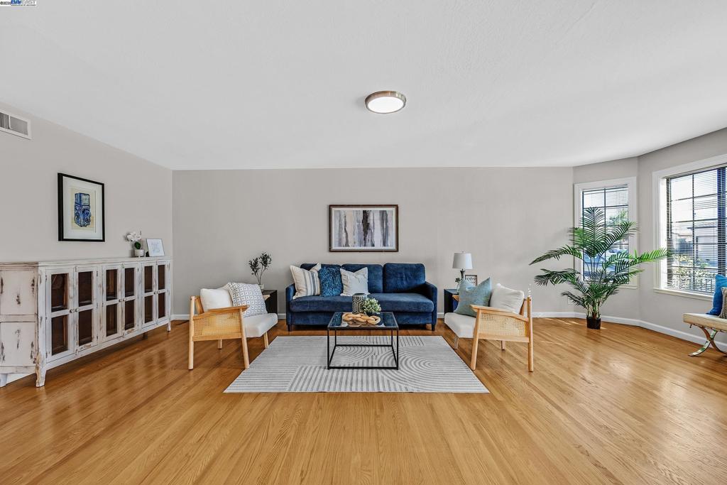 CENTERVILLE GDNS - Residential