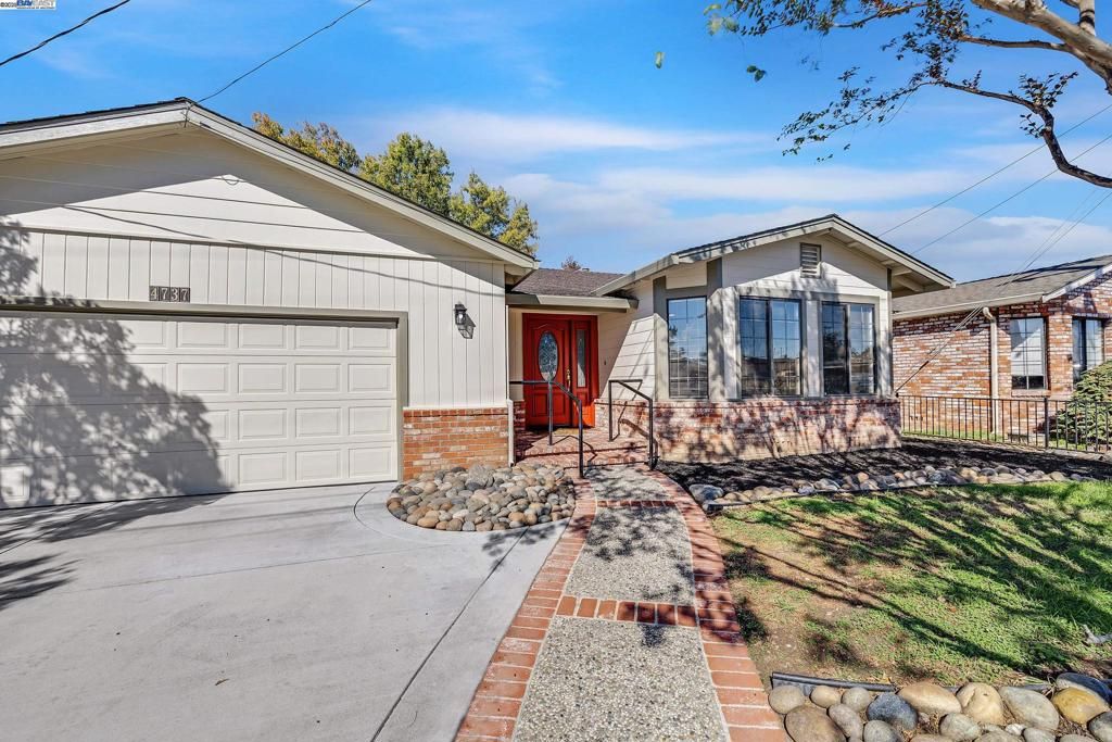 Photo of 4737 Deadwood Drive Dr, Fremont, CA 94536 (MLS # 41115361)