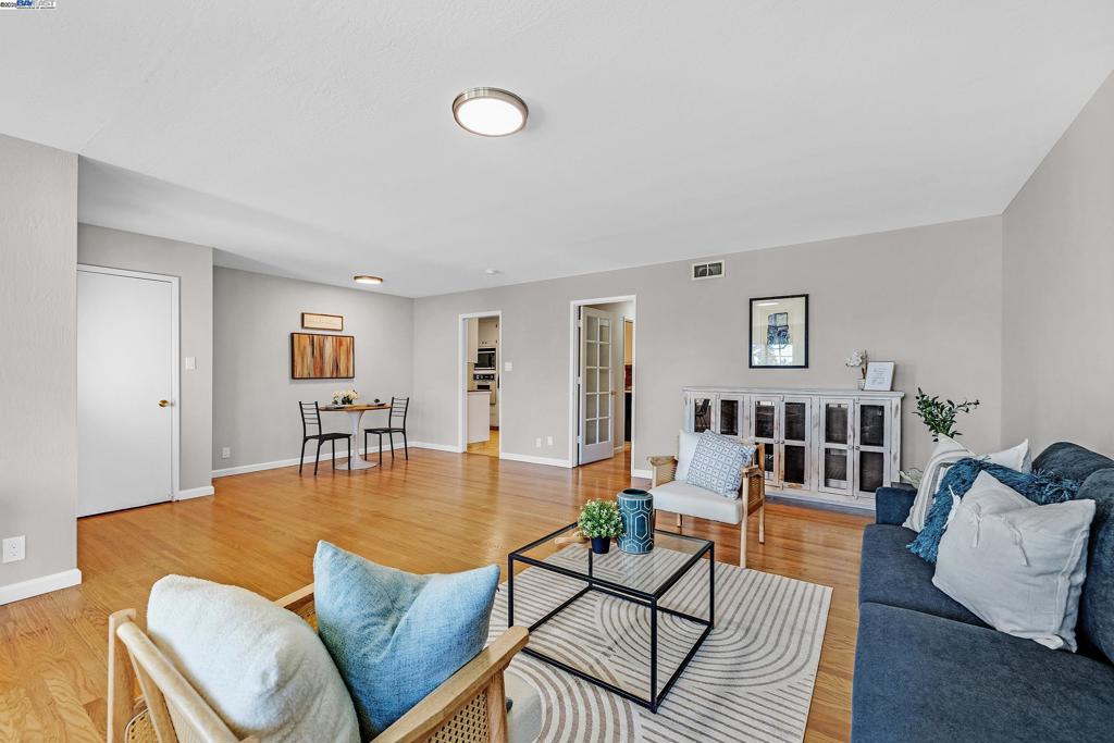 CENTERVILLE GDNS - Residential