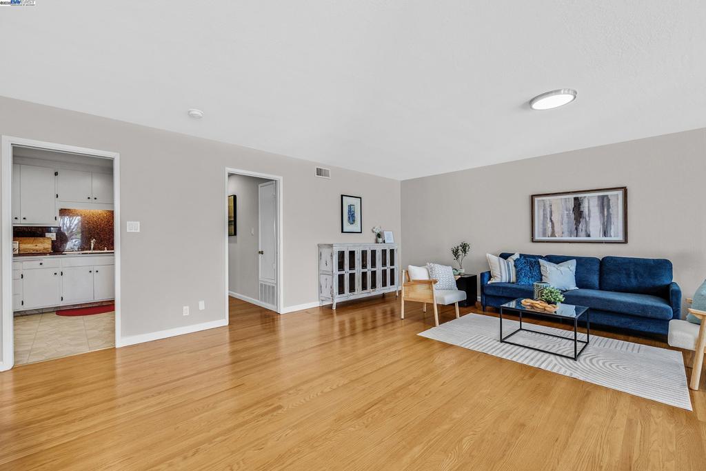 CENTERVILLE GDNS - Residential