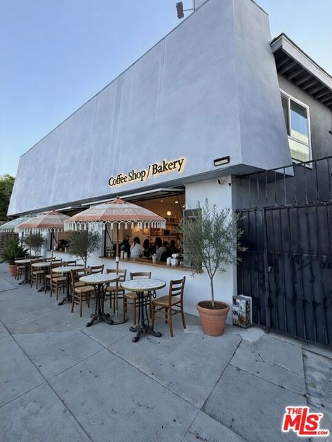 Photo of 4331 Lankershim Boulevard, North Hollywood, CA 91602 (MLS # 26666527)