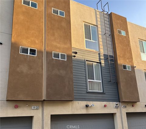 14104 W Monroe Place Van Nuys CA 91405