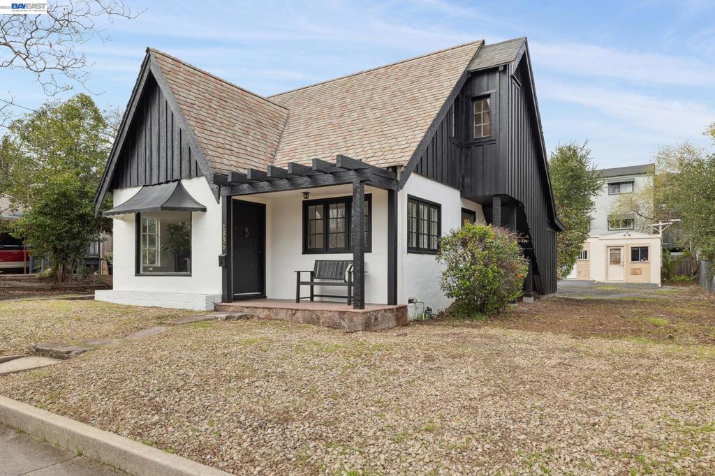 1856 1856 Almond Ave