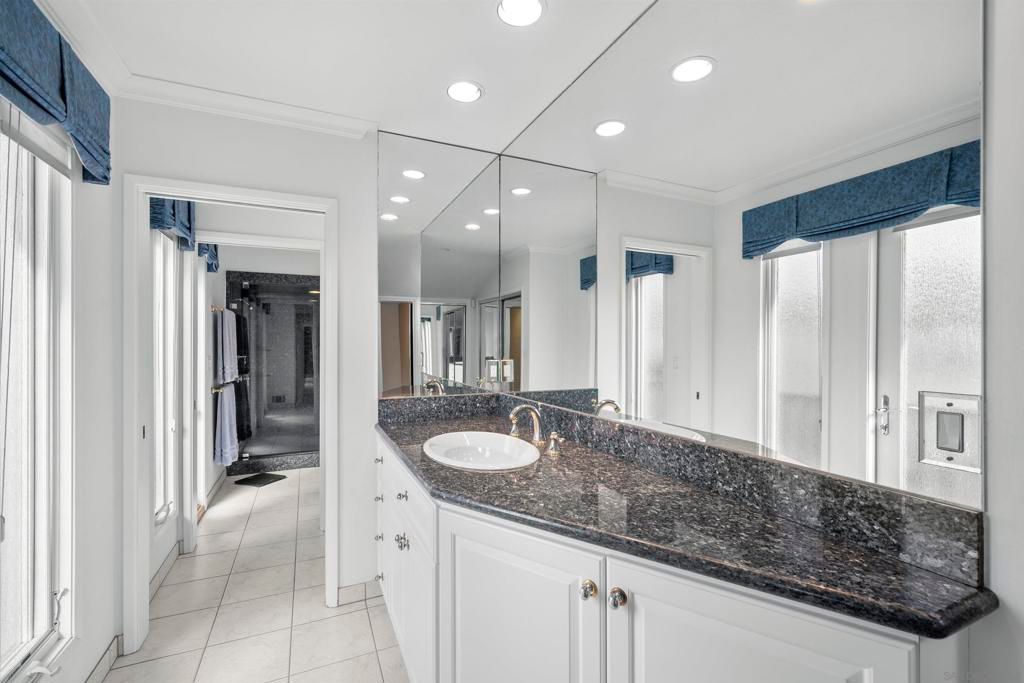 listing image 130727025490493075474