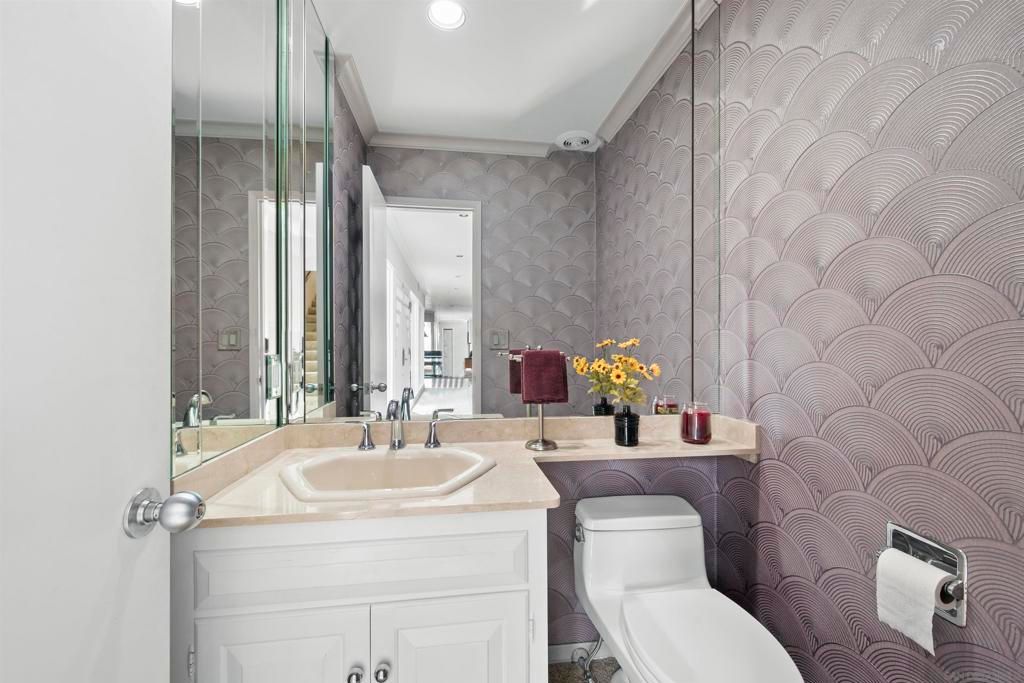listing image 130724546578676616538