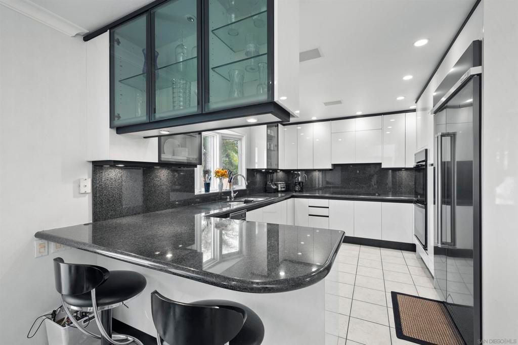 listing image 130729493278112816479